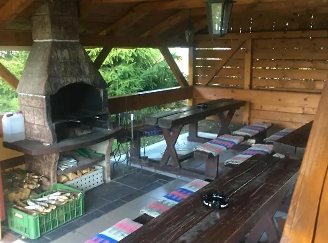 Pod Lipami Lodge *